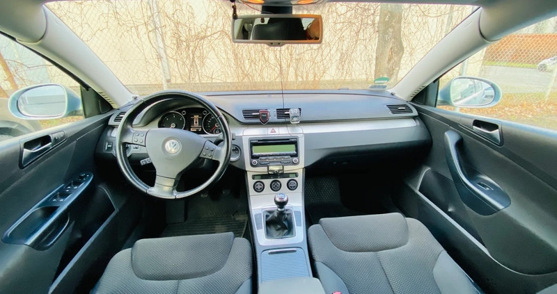 Volkswagen Passat cena 21300 przebieg: 254151, rok produkcji 2009 z Wrocław małe 106